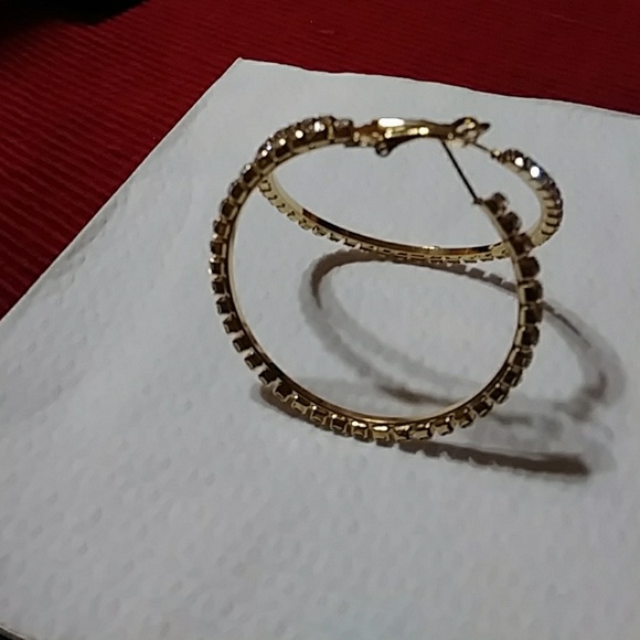 Gold Tone or Silver Tone Hoop Earrings!! - Picture 3 of 5
